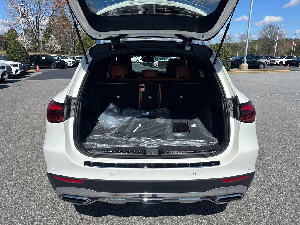 2026 104/149white Mercedes-Benz GLC GLC 300 AWD SUV