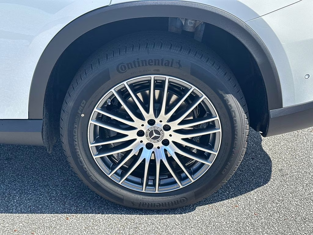 2026 104/149white Mercedes-Benz GLC GLC 300 AWD SUV