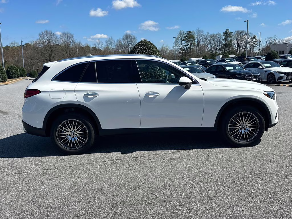2026 104/149white Mercedes-Benz GLC GLC 300 AWD SUV