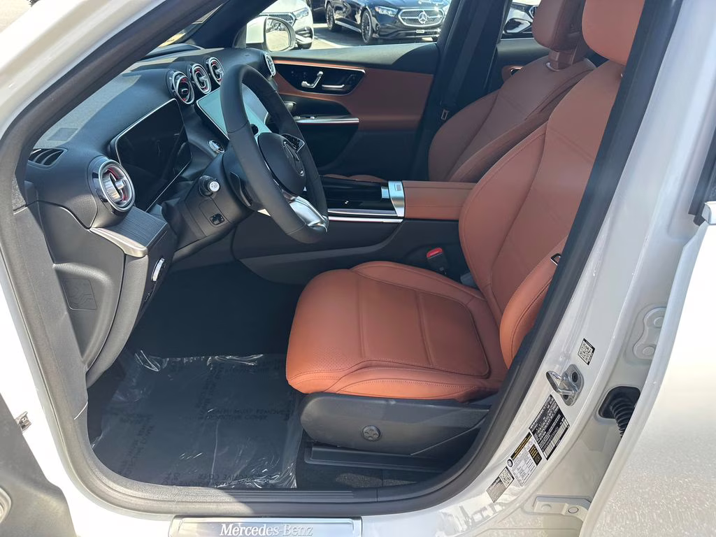 2026 104/149white Mercedes-Benz GLC GLC 300 AWD SUV