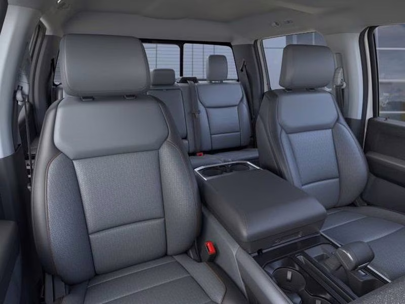 2026 Oxford White Ford F-150 LARIAT 4X4 Truck