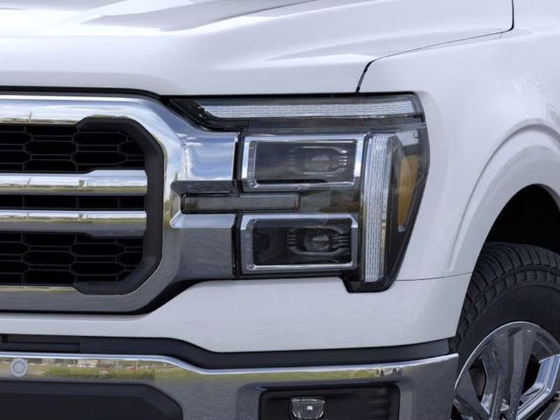 2026 Oxford White Ford F-150 LARIAT 4X4 Truck