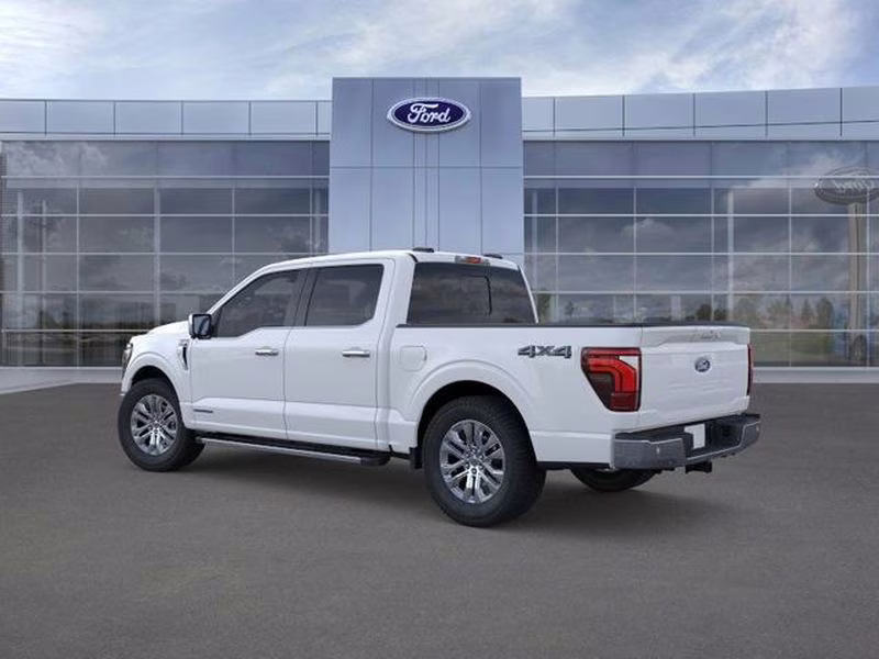 2026 Oxford White Ford F-150 LARIAT 4X4 Truck