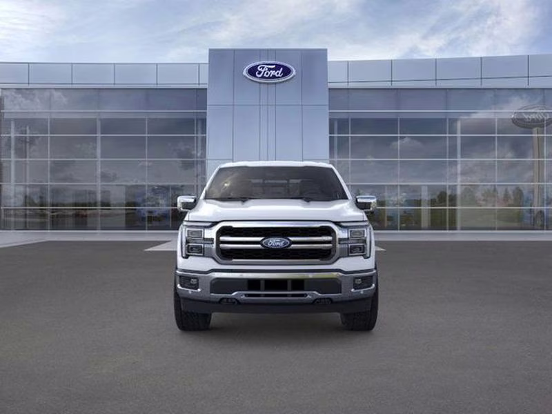 2026 Oxford White Ford F-150 LARIAT 4X4 Truck