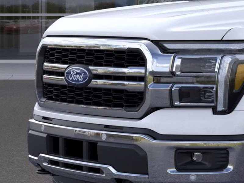 2026 Star White Metallic Tri-Coat Ford F-150 LARIAT 4X4 Truck