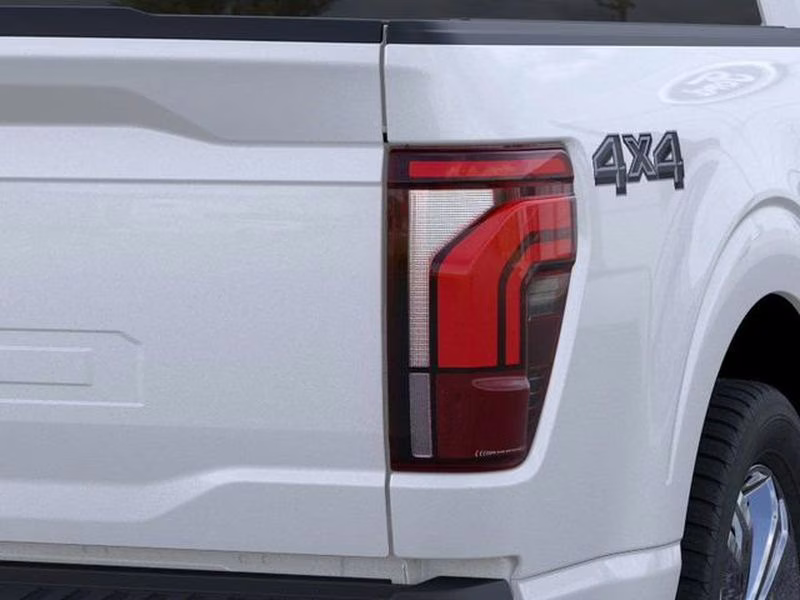 2026 Star White Metallic Tri-Coat Ford F-150 LARIAT 4X4 Truck