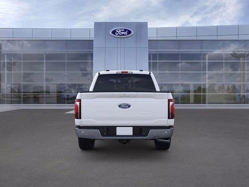 2026 Star White Metallic Tri-Coat Ford F-150 LARIAT 4X4 Truck