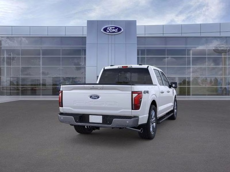 2026 Star White Metallic Tri-Coat Ford F-150 LARIAT 4X4 Truck