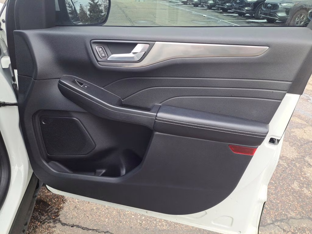 2022 White Metallic Ford Escape Titanium w/Panoramic Roof AWD SUV