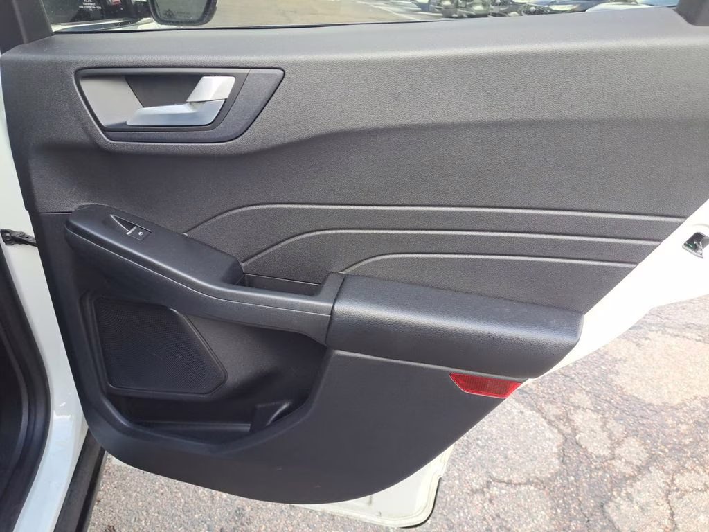 2022 White Metallic Ford Escape Titanium w/Panoramic Roof AWD SUV