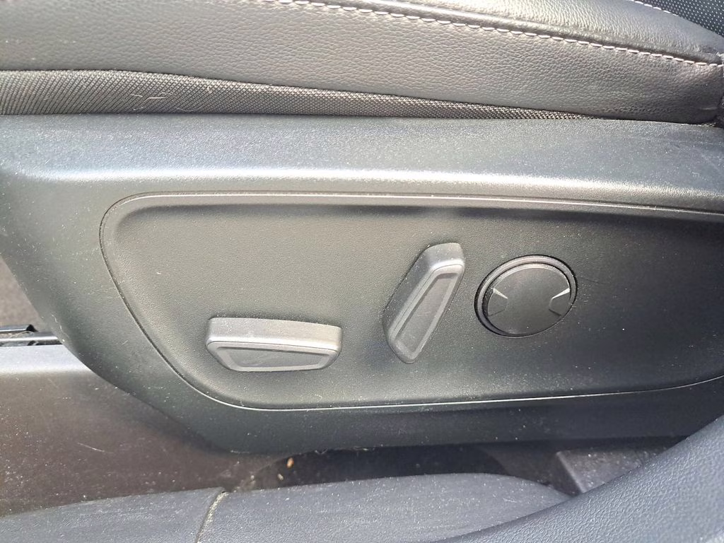 2022 White Metallic Ford Escape Titanium w/Panoramic Roof AWD SUV