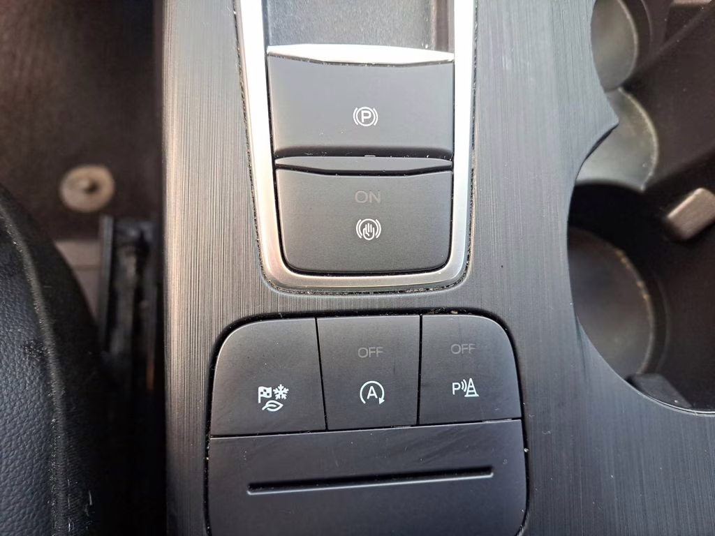 2022 White Metallic Ford Escape Titanium w/Panoramic Roof AWD SUV