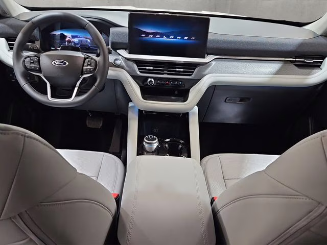 2026 Star White Metallic Tri-Coat Ford Explorer Platinum 4X4 SUV