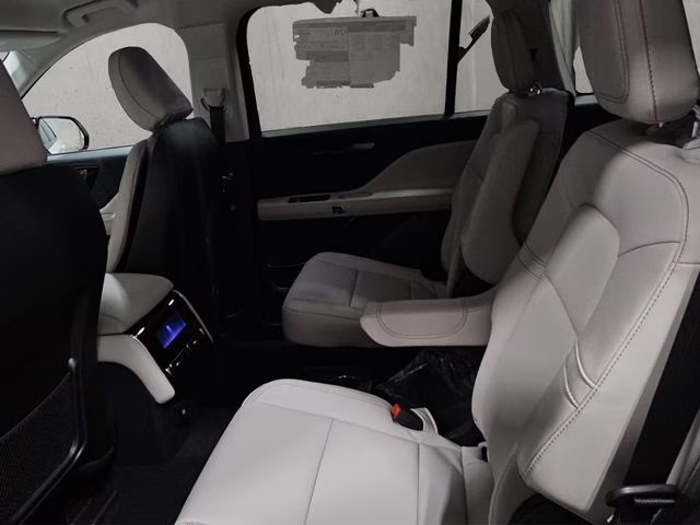 2026 Pristine White Metallic Tri-Coat Lincoln Aviator Reserve AWD SUV