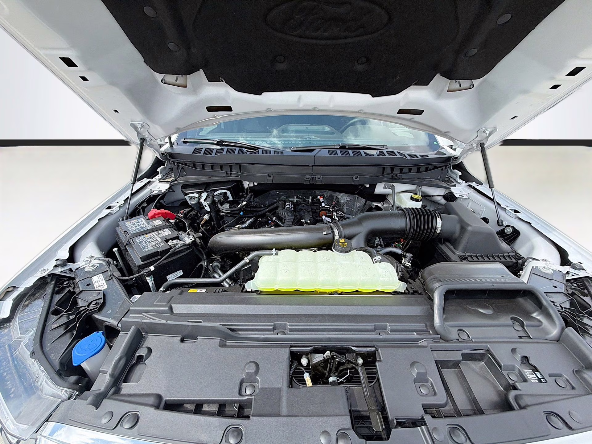 2026 Star White Metallic Tri-Coat Ford F-150 King Ranch 4X4 Truck