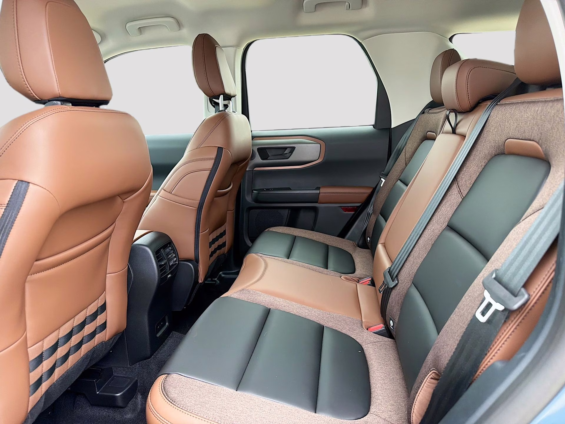 2026 Azure Gray Met Tri-Coat Ford Bronco Sport Outer Banks 4X4 SUV