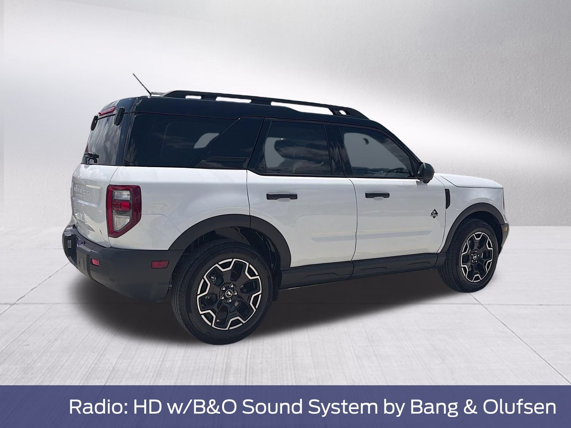 2026 Oxford White Ford Bronco Sport Outer Banks 4X4 SUV