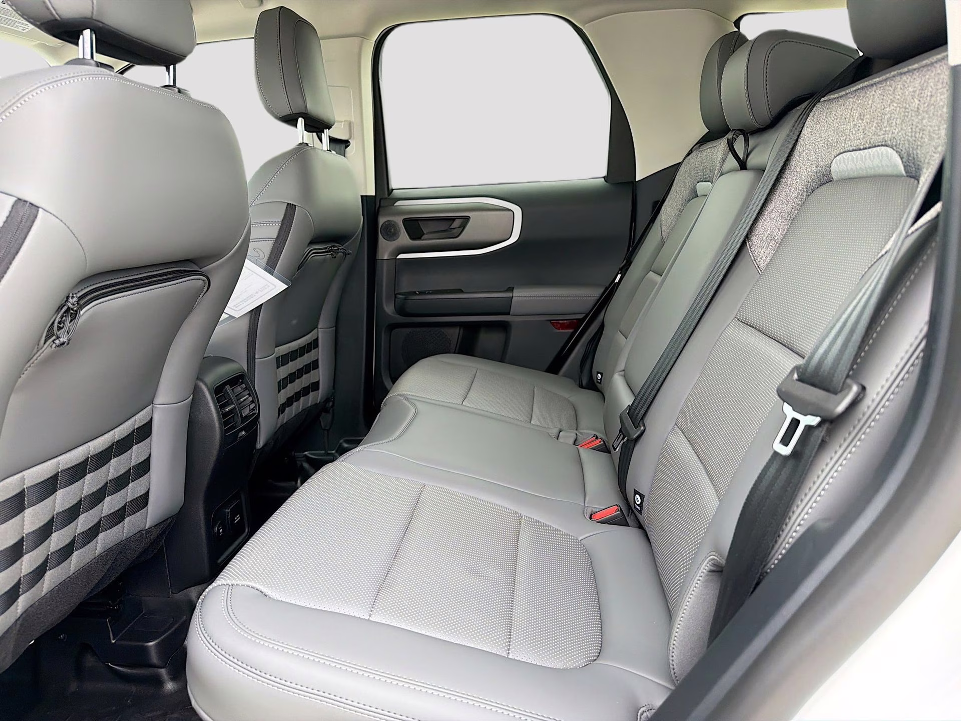 2026 Oxford White Ford Bronco Sport Badlands 4X4 SUV