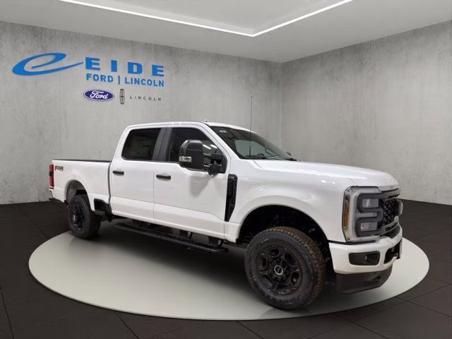2026 Oxford White Ford Super Duty F-250 SRW XL 4X4 Truck
