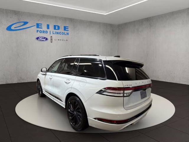 2026 Pristine White Metallic Tri-Coat Lincoln Aviator Reserve AWD SUV