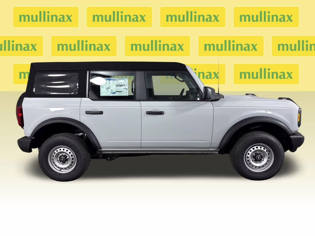 2026 Avalanche Gray Ford Bronco Base 4X4 SUV