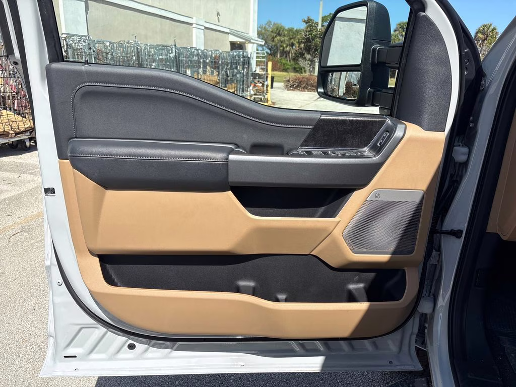 2026 Avalanche Ford Super Duty F-250 SRW XLT 4X4 Truck