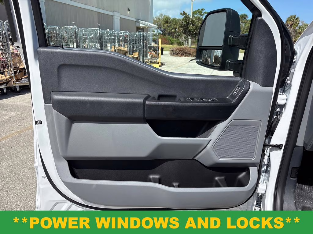 2026 Oxford White Ford Super Duty F-350 SRW XL 4X4 Truck