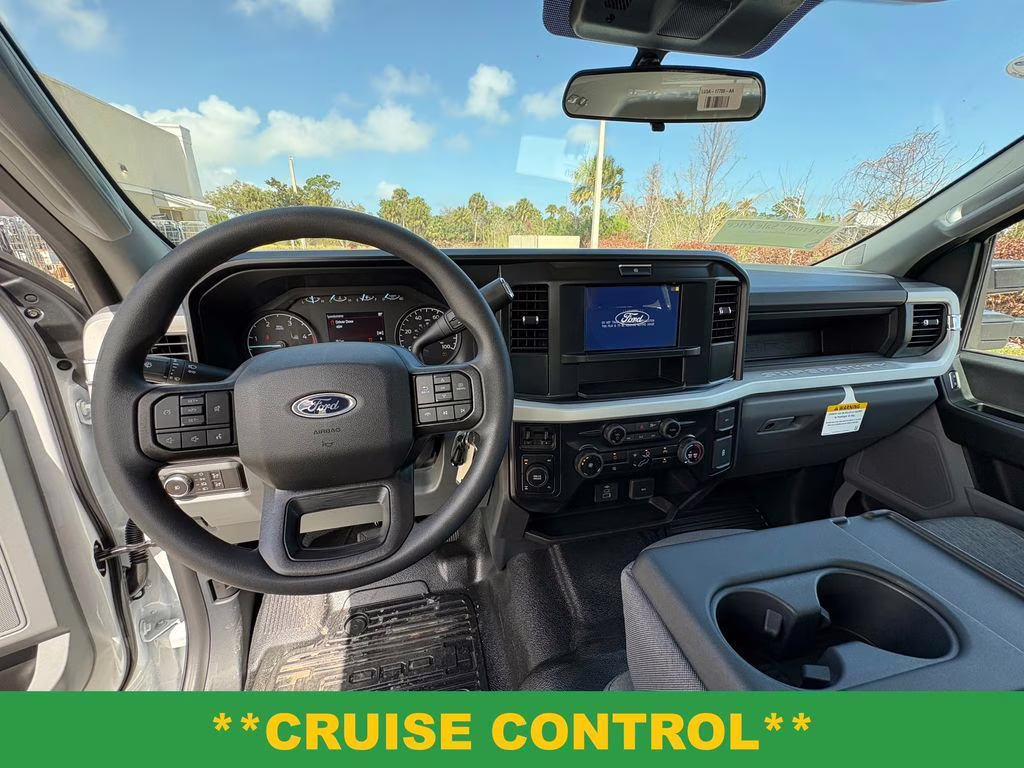 2026 Oxford White Ford Super Duty F-350 SRW XL 4X4 Truck