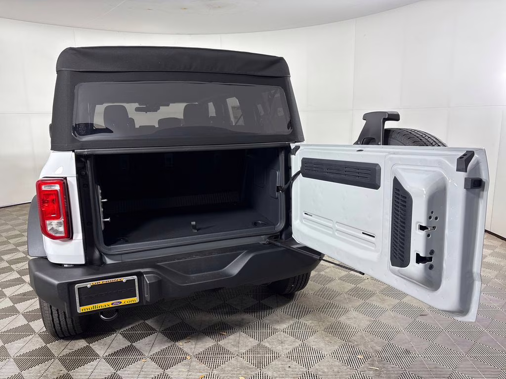 2026 Avalanche Gray Ford Bronco Base 4X4 SUV