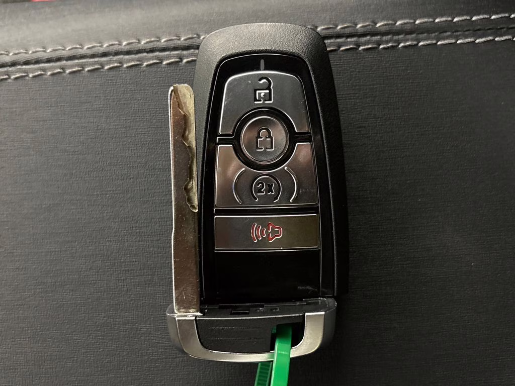 2026 Oxford White Ford Bronco Outer Banks 4X4 SUV