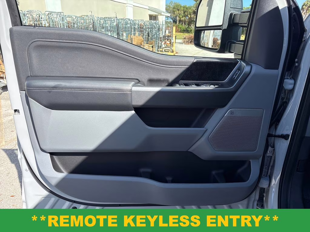 2026 Avalanche Ford Super Duty F-250 SRW XLT 4X4 Truck