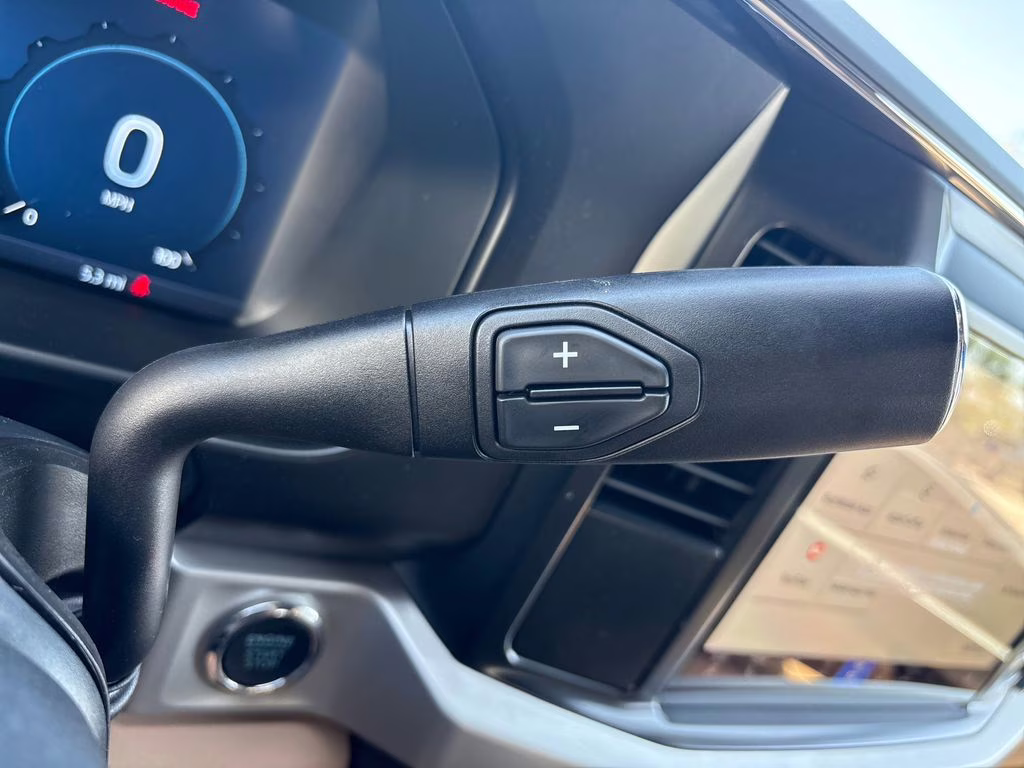2026 Avalanche Ford Super Duty F-250 SRW XLT 4X4 Truck