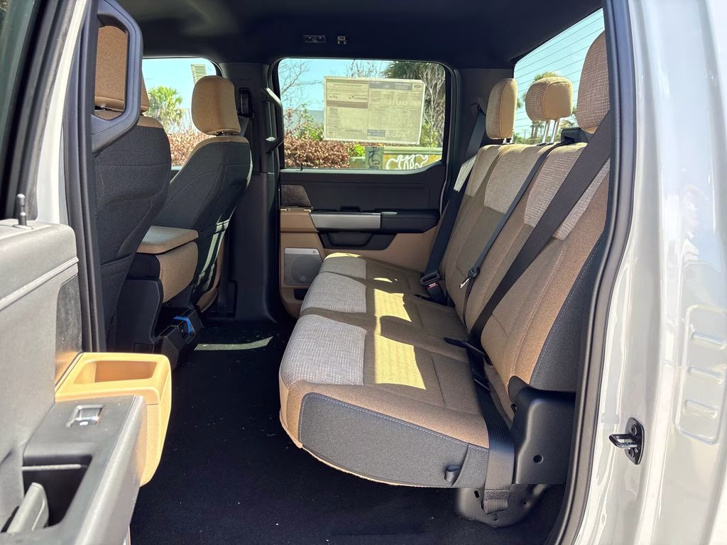 2026 Avalanche Ford Super Duty F-250 SRW XLT 4X4 Truck