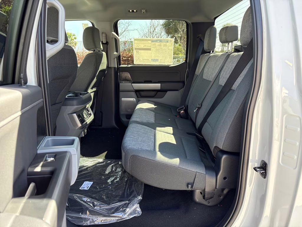 2026 Avalanche Ford Super Duty F-250 SRW XLT 4X4 Truck