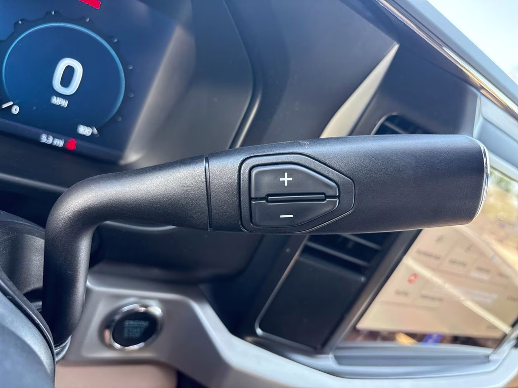 2026 Avalanche Ford Super Duty F-250 SRW XLT 4X4 Truck