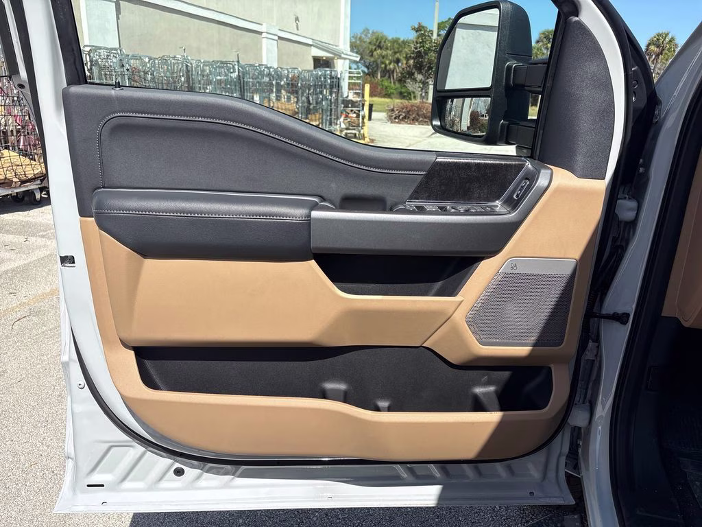 2026 Avalanche Ford Super Duty F-250 SRW XLT 4X4 Truck