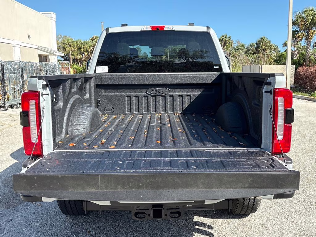 2026 Avalanche Ford Super Duty F-250 SRW XLT 4X4 Truck