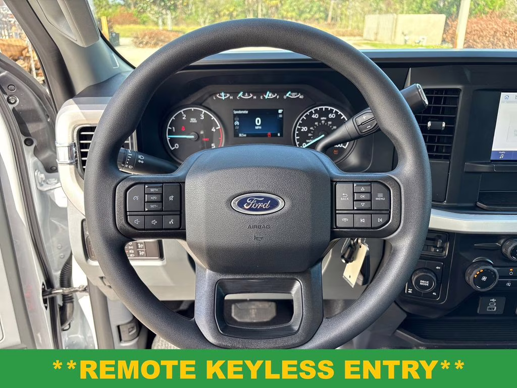 2026 Oxford White Ford Super Duty F-350 SRW XL 4X4 Truck