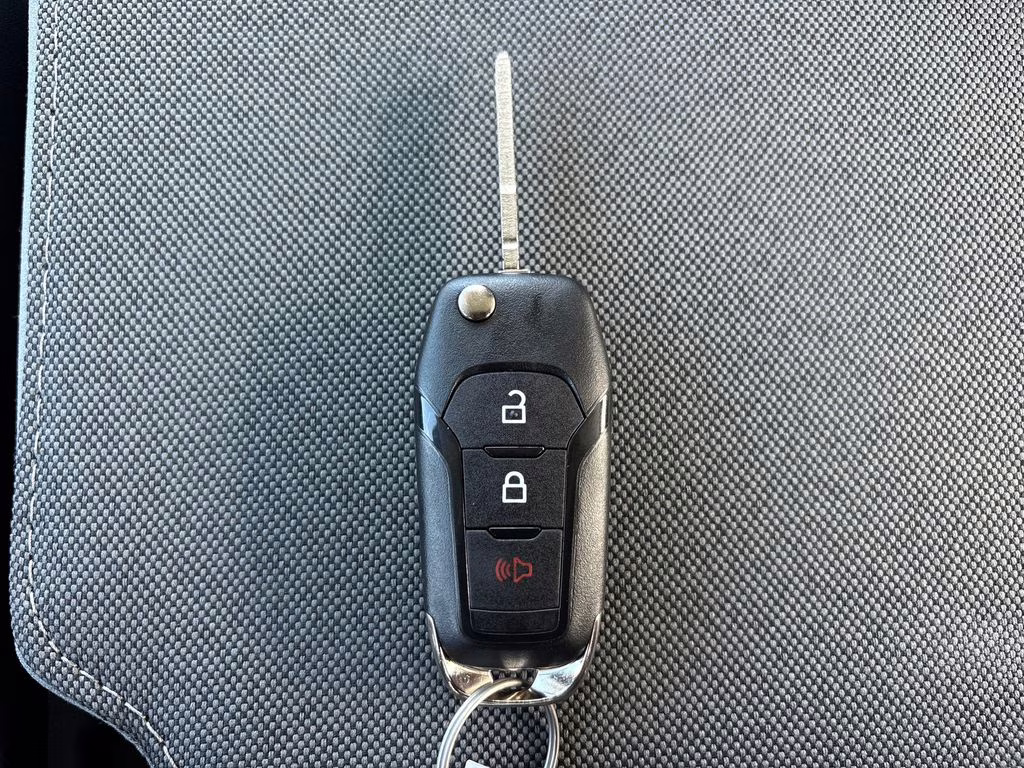 2026 Oxford White Ford Super Duty F-350 SRW XL 4X4 Truck