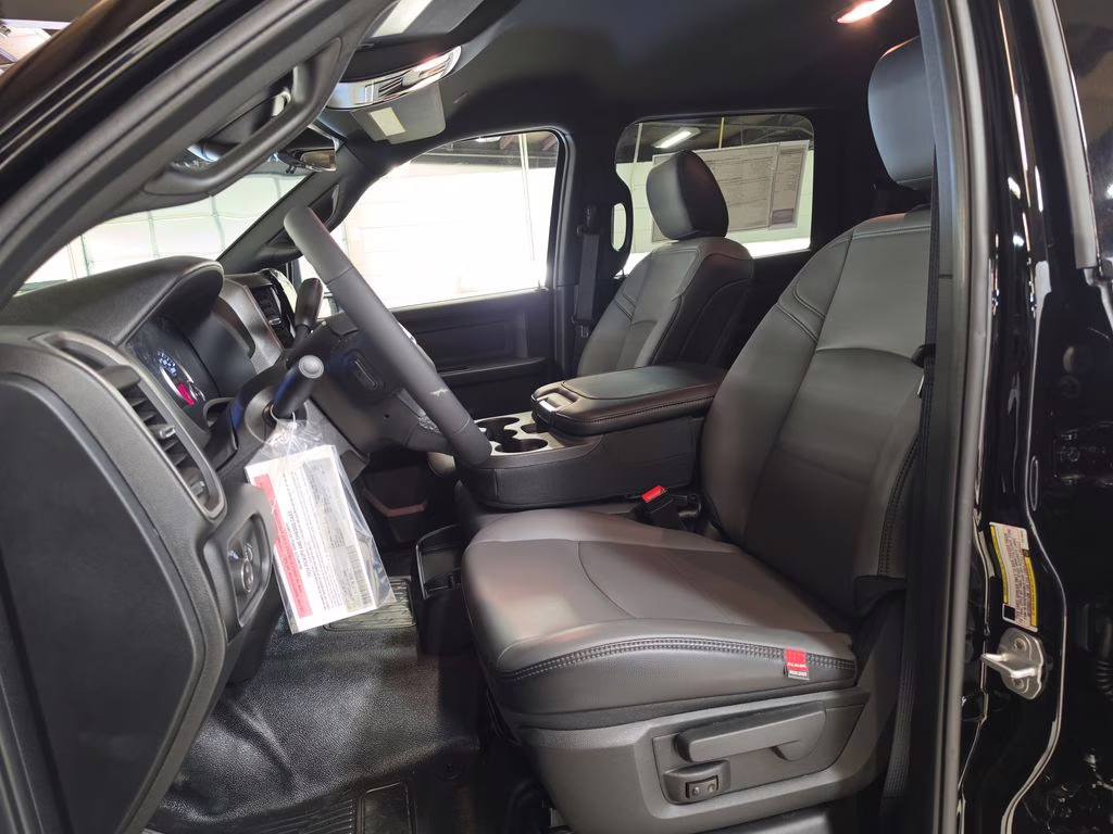 2026 Diamond Black Crystal Pearlcoat Ram 5500HD Tradesman 4X4 Truck
