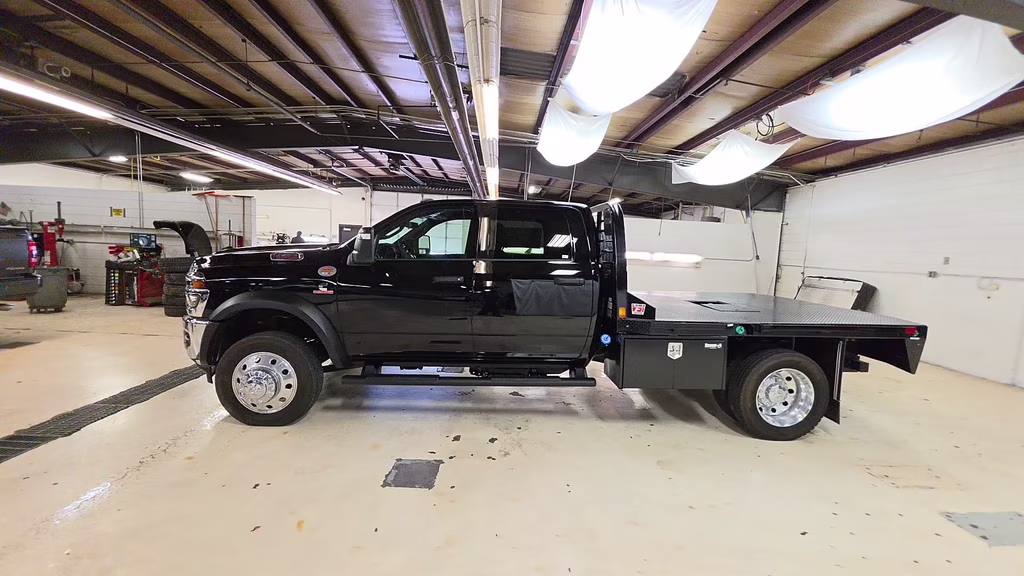 2026 Diamond Black Crystal Pearlcoat Ram 5500HD Tradesman 4X4 Truck