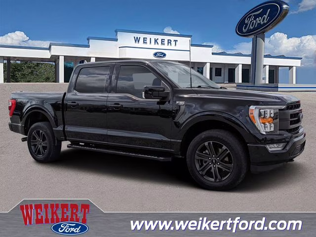 2022 Black Metallic Ford F-150 Lariat 4X4 Truck