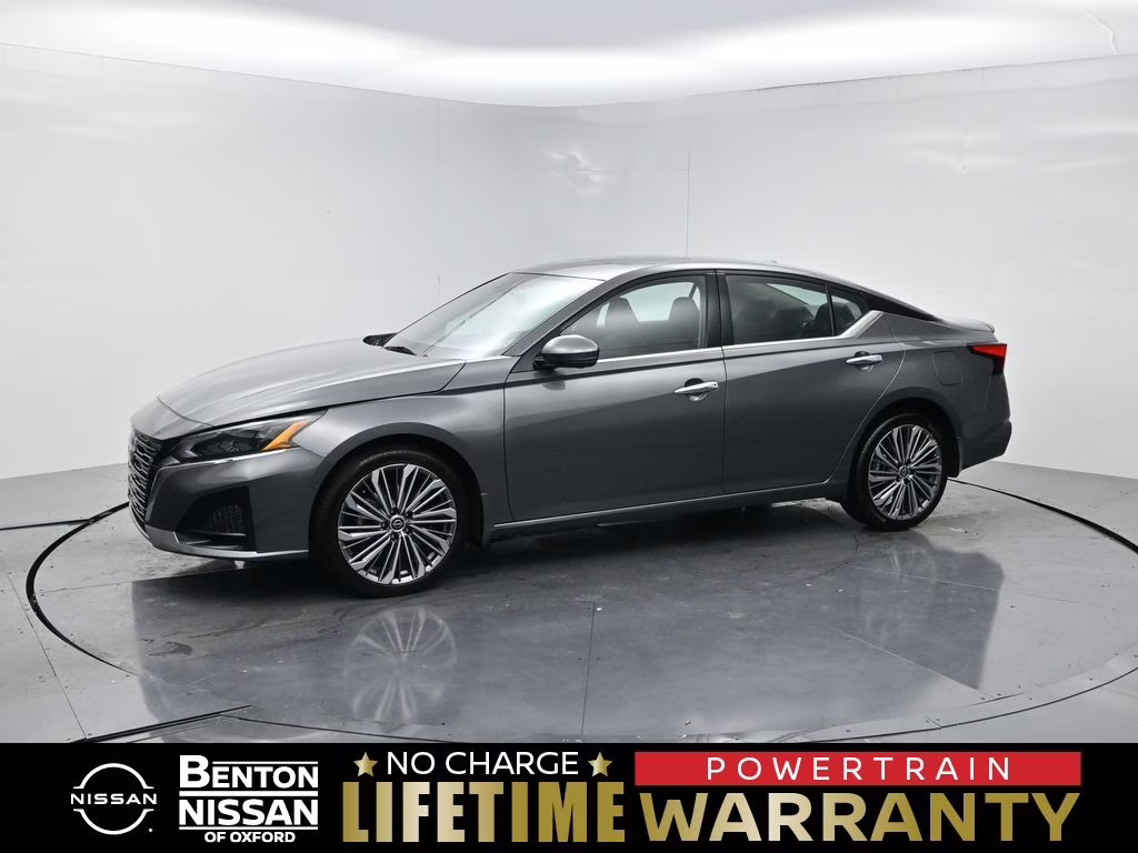 2025 Gun Metallic Nissan Altima 2.5 SL AWD Sedan
