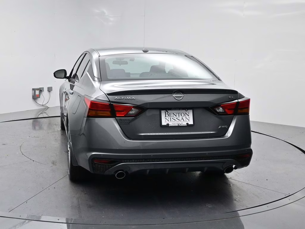 2025 Gun Metallic Nissan Altima 2.5 SL AWD Sedan