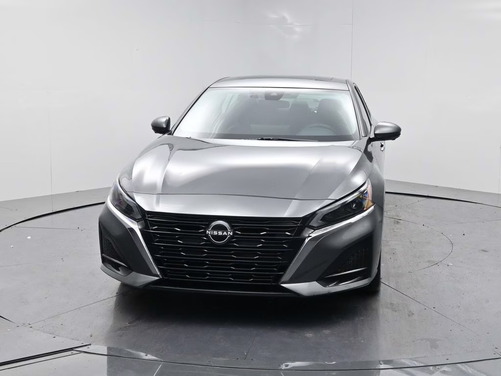 2025 Gun Metallic Nissan Altima 2.5 SL AWD Sedan