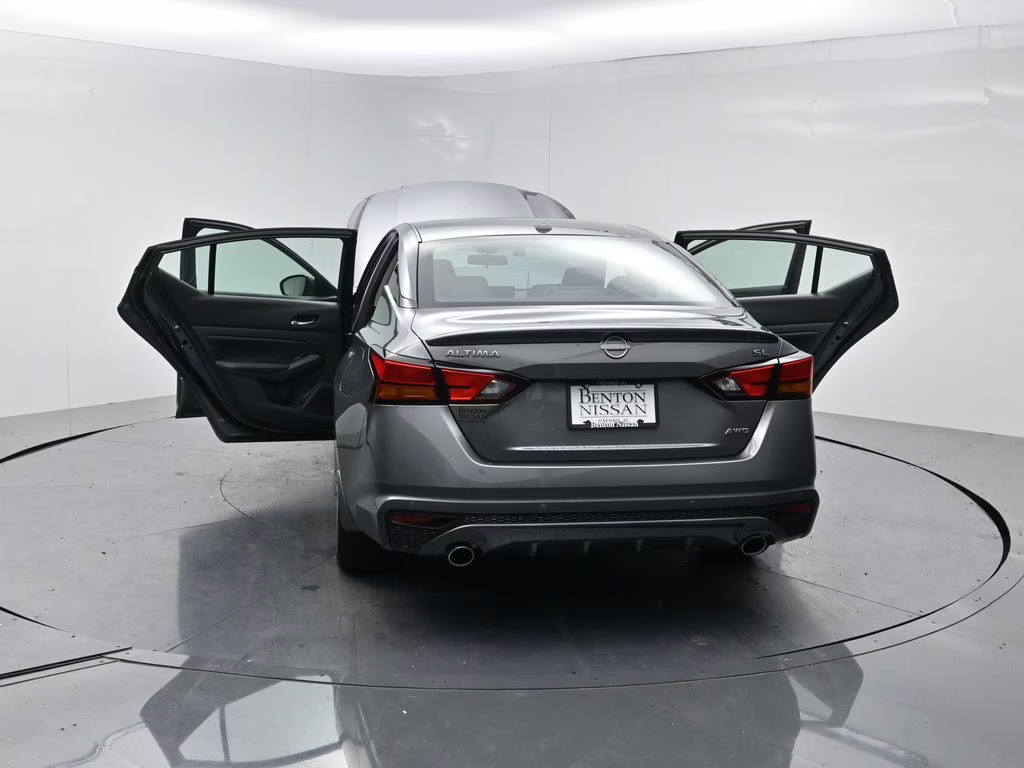 2025 Gun Metallic Nissan Altima 2.5 SL AWD Sedan