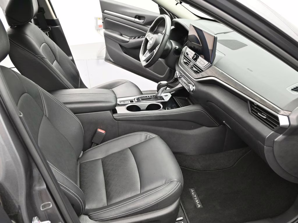 2025 Gun Metallic Nissan Altima 2.5 SL AWD Sedan