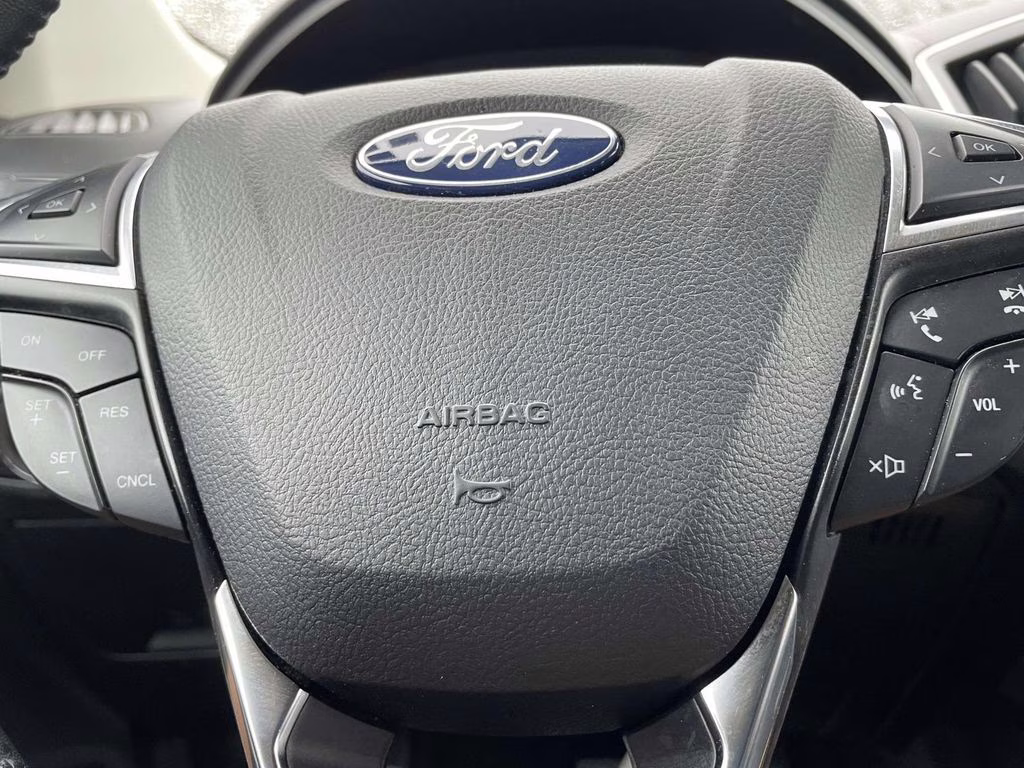 2024 Gray Metallic Ford Edge SEL AWD SUV