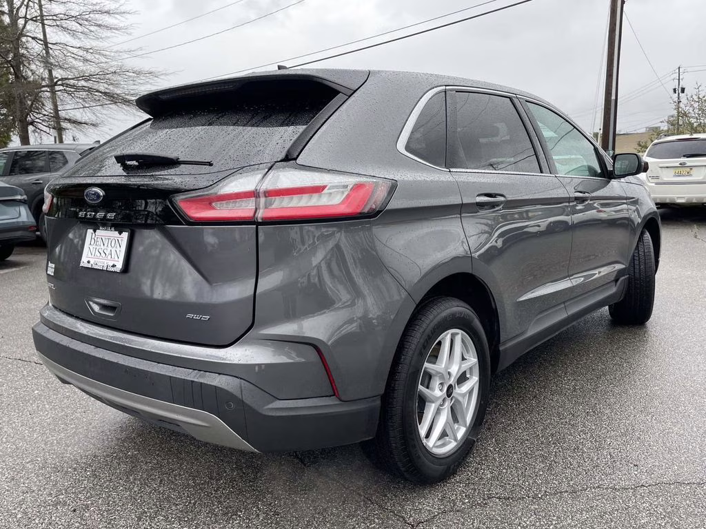 2024 Gray Metallic Ford Edge SEL AWD SUV
