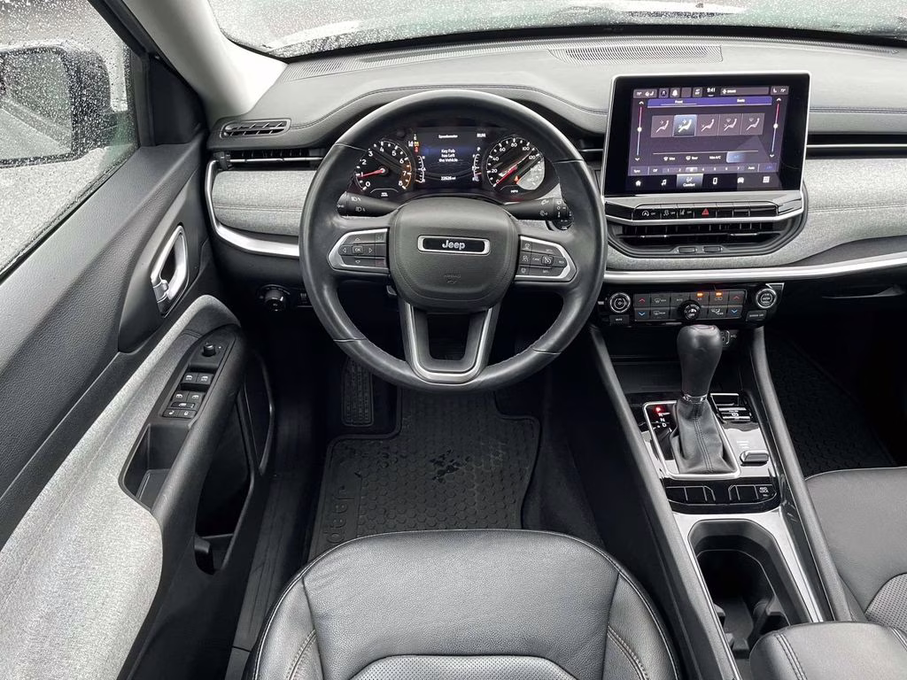 2022 Billet Silver Metallic Clearcoat Jeep Compass Latitude Lux 4X4 SUV